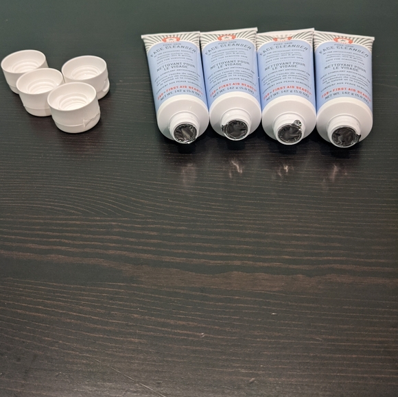 🆕WT 🚨 LAST CHANCE 🚨 First Aid Beauty Pure Skin Facial Cleanser - Picture 10 of 11